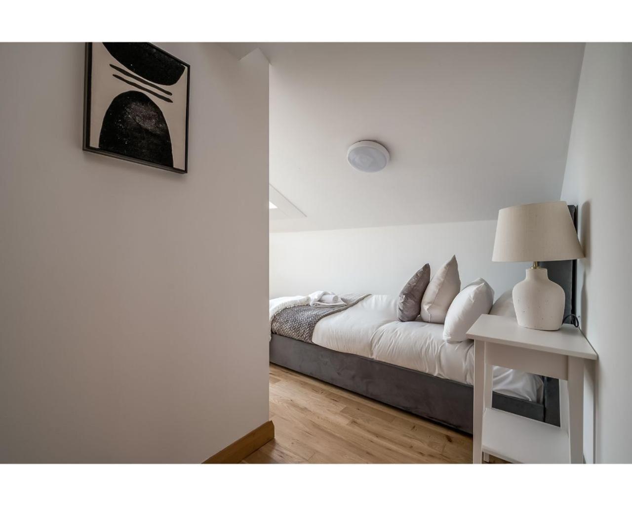Apartment Pottinger's Quay