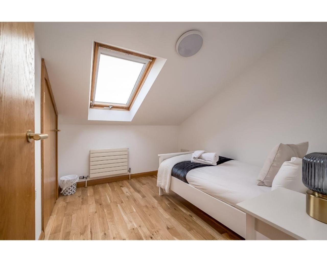 Pottinger's Quay Apartment